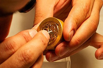 苏州欧米茄表官售后清洗费用